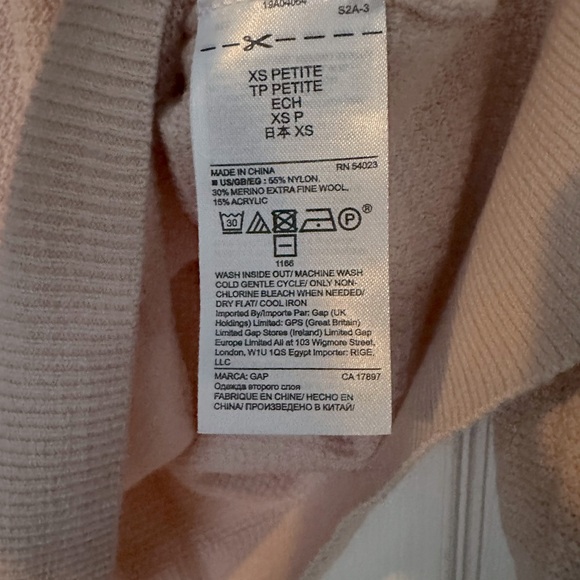 GAP True Soft Sweater - Picture 4 of 5